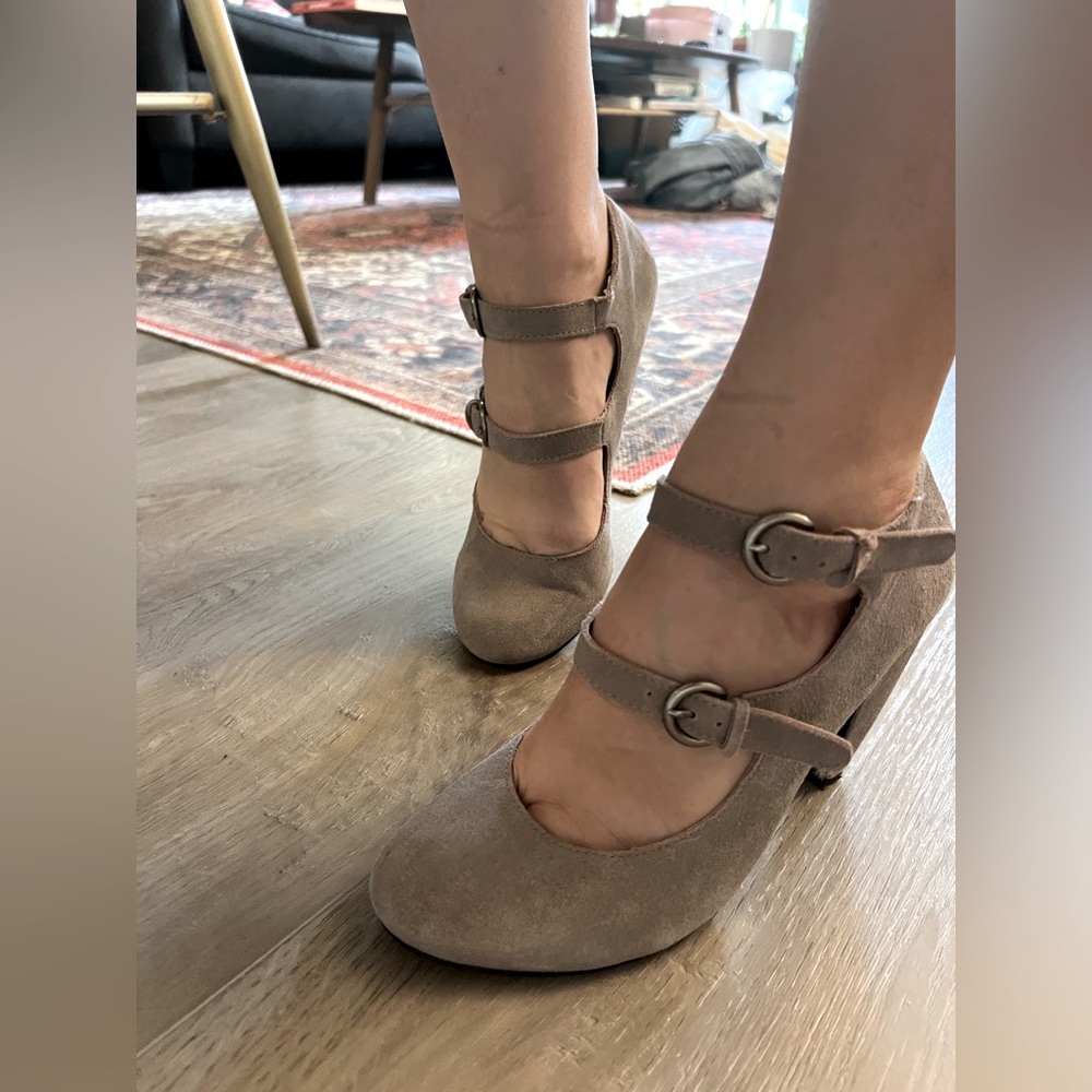 Light purple/grey Mary Jane Heels